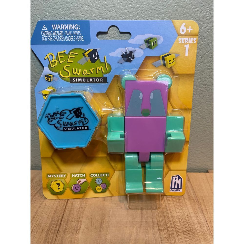 Bee Swarm Simulator Series 1 Gummy Bear Action Figure Pack – New in Box - Picture 2 of 8